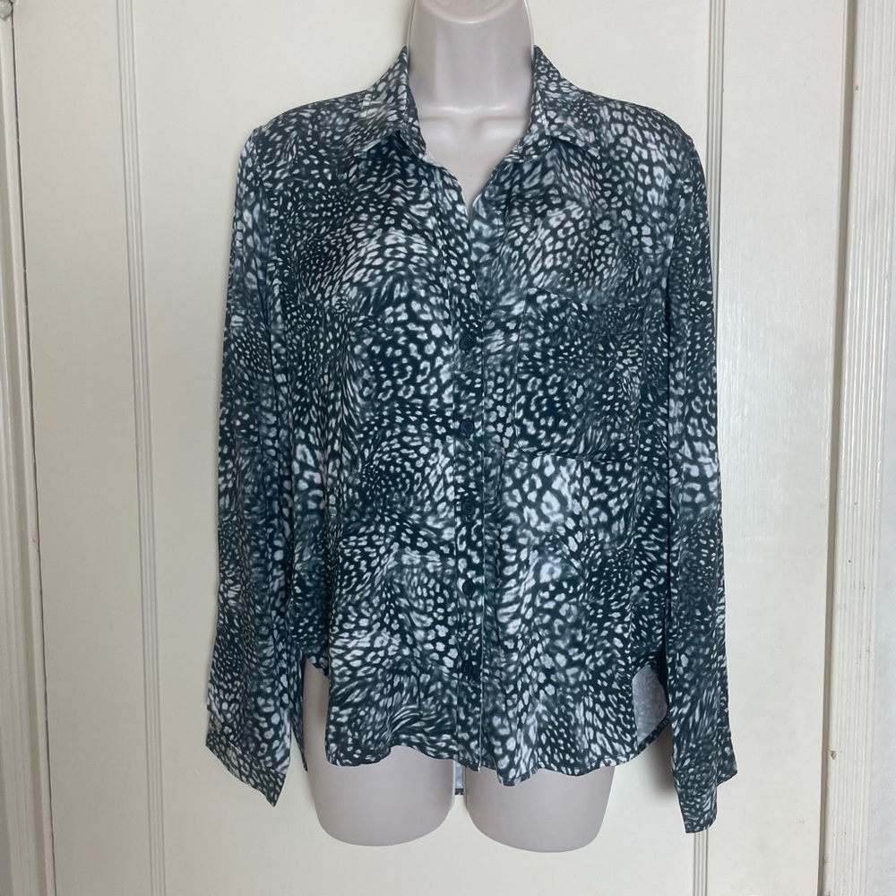 Cloth & Stone for Anthropologie “Watercolor” Slippery Blouse with Hi-Lo hem -NWT